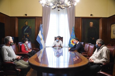 Garro recibió a vecinos preocupados por la traza de la Ruta 6