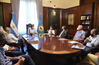 Garro recibió a los vecinos del barrio Nirvana por la contaminación del Arroyo Rodríguez