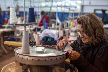 La industria aumentó su actividad en abril 55,9%