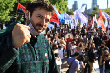 Denuncian a Juan Grabois por asociación ilícita, extorsión y resistencia a la autoridad