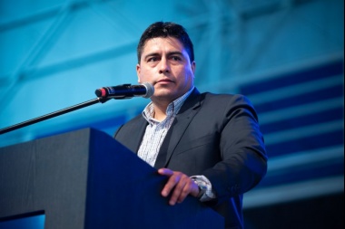 "Señor Presidente: convoque a una mesa de diálogo", pidió el gobernador de Santa Cruz a Milei