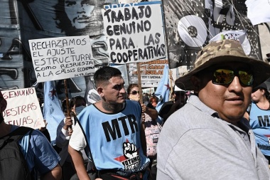 Organizaciones sociales movilizan al Ministerio de Trabajo