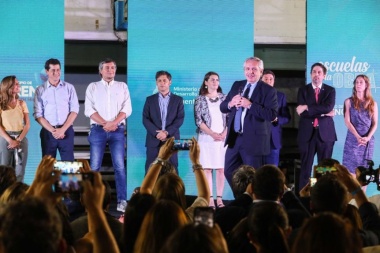 Alberto lanzó junto a Kicillof un plan de refacción de escuelas y recordó las muertes Sandra y Rubén