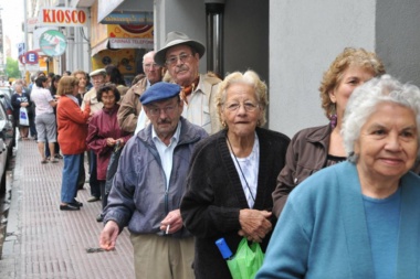 El Gobierno prorrogó la suspensión de la ley de movilidad jubilatoria