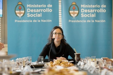 Stanley acordó armar "una mesa de trabajo" con los movimientos sociales