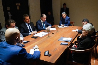 Massa se reunió con representantes de los Estados Unidos