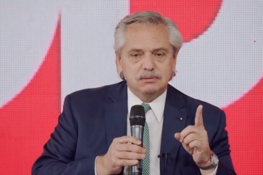 Alberto Fernández criticó a Macri por "no valorar la democracia ni la institucionalidad"