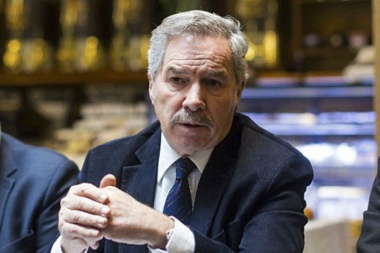 Solá cuestionó el apoyo que Massa y Camaño le dieron al fiscal Stornelli