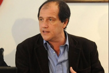 Kicillof puso a un ex embajador al frente del Astillero Río Santiago