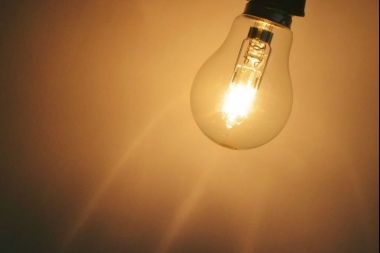 La Provincia oficializó el congelamiento de la tarifa de luz hasta diciembre