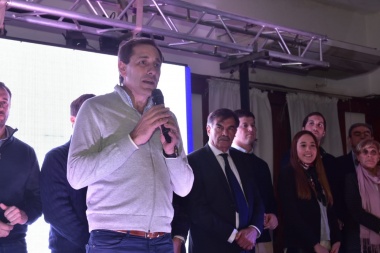 Con críticas al kirchnerismo, Garro lanzó su precandidatura a Intendente