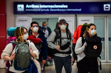 Migraciones evalúa permitir el ingreso de turistas con dos dosis de vacunas