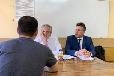 Fernández: "Vamos a defender la educación pública con el ejemplo y los recursos que merece"