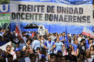 Los docentes bonaerenses reclaman la actualización "mensual" de la cláusula gatillo