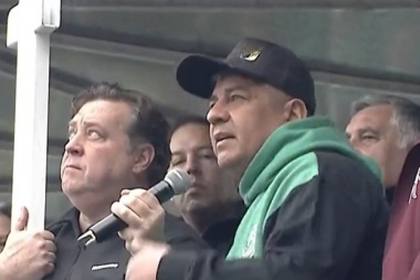 Moyano acusó a los bancos de "llevar un golpe institucional contra el Gobierno"