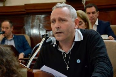 Vander dijo que la reducción de sueldos que anunció Garro es una “venta de humo”
