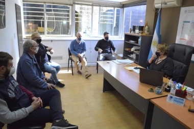 Autoridades municipales se reunieron con comerciantes para avanzar contra la venta ilegal
