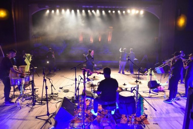 El Teatro del Lago volvió a brillar en el 138 Aniversario de La Plata