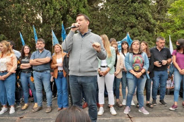 El Frente de Todos de La Plata cerró la campaña en el Bosque