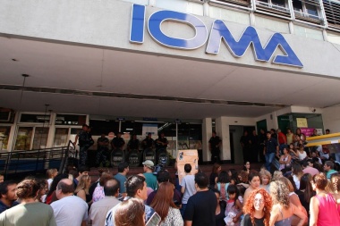 Médicos van al paro y convocan a movilizar a IOMA