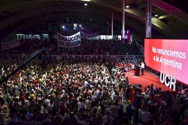 Manes: "El radicalismo está nuevamente de pie para encarar un nuevo sueño colectivo"