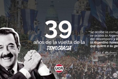 Los radicales recordaron triunfo de Alfonsín en 1983 y resaltaron valores democráticos