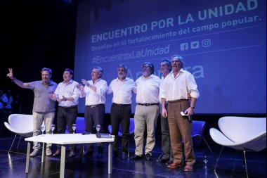 Kirchneristas, massistas y randazzistas buscan armar un frente de unidad