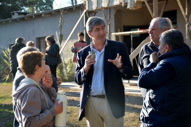 Los candidatos de Cambiemos recorren los barrios platenses