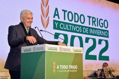 Julián Domínguez: "Hay que apostar por la biotecnología para la producción nacional"