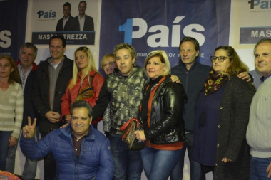 Siguen las fugas randazzistas al frente 1 País en Lomas de Zamora
