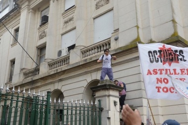 Imputaron a dos sindicalistas por la toma del Ministerio de Economía