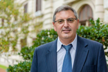 Presentan proyecto de ley que habilita reelección indefinida de intendentes bonaerenses