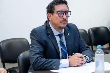 Diputados comenzó a tratar el proyecto que regula el uso de los celulares en las escuelas