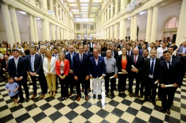 Garro puso en funciones a su nuevo gabinete