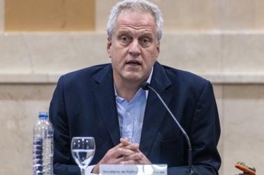 Perczyk afirmó que el objetivo del Gobierno es que los docentes "no pierdan ante la inflación"