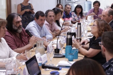Los gremios docentes rechazaron la propuesta de Kicillof