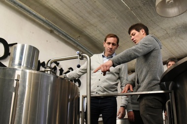 Garro presentó un proyecto para formalizar y promover la industria cervecera