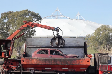 Avanza el plan de remoción de autos abandonados en la vía pública