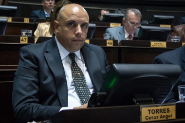 Diputado de Cambiemos dijo que la marcha de Moyano “atrasa”