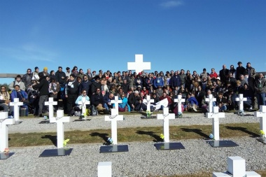 Macri recibirá el lunes a los familiares que viajaron a Malvinas