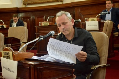 Vander le pidió a Garro que cumpla con su palabra y habilite el Parque Industrial II