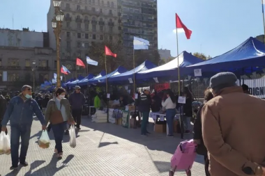 Organizaciones sociales y campesinas organizaron un "verdurazo" en el Congreso