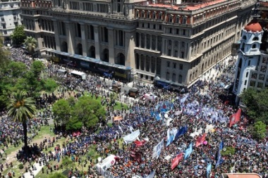 La Cámara Nacional del Trabajo suspendió el capítulo laboral del DNU de Milei