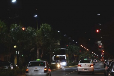 Acción Solidaria cruzó a Garro por el endeudamiento para la compra de luces LED