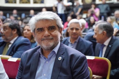 Correa sostuvo que "con motosierras" no se pueden "hacer escuelas y fortalecer el empleo"