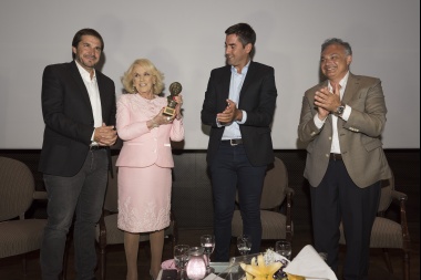Diputados reconoció a Mirtha Legrand con el premio "María Elena Walsh"