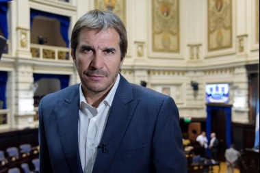 Faroni pide anular la resolución de Macri que promociona los viajes a Uruguay