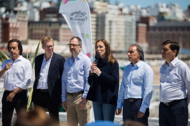 La gobernadora se mostró a favor de extender el horario de la venta de alcohol