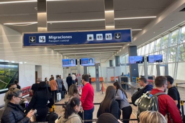 Más de 40 vuelos cancelados y 10 mil pasajeros afectados por medida gremial de Intercargo