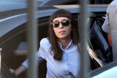 Ordenan que Florencia Kirchner se presente en la embajada argentina en Cuba cada 15 días